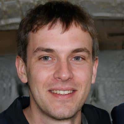 Home 11 James William - Founder & CEO of Top Jeep Guides